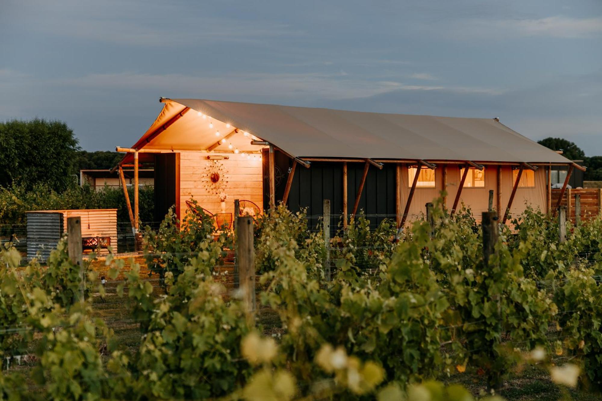 Villas & Vines Glamping Hastings Buitenkant foto